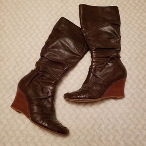 B2-BROWN’S Leather Wedge Heel Boots